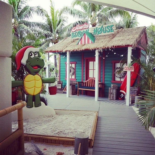 Have you met Santa yet? Stop by his Beach House on Level 3 near Ward 16 Theater to say ‘aloha’ and snap a photo! #happyholidays