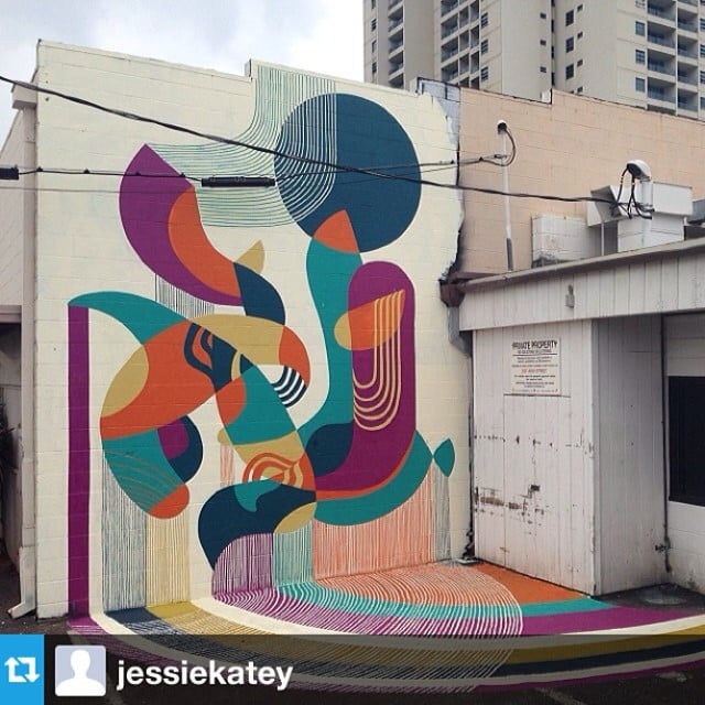 Check out this @PowWowHawaii mural by Jessie and Katey now up in #WardVillage. The Baltimore-based duo is known for bold, board game- and nature-inspired patterns. #POWWOWHAWAII #Repost from @jessiekatey