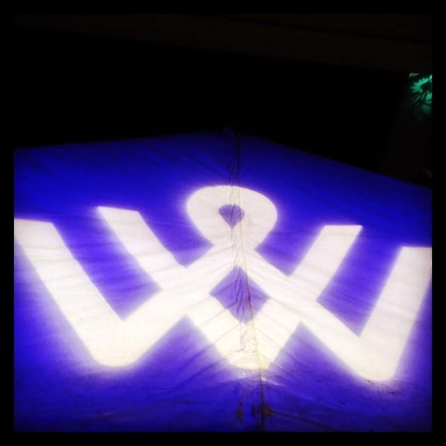 It’s a beautiful night here at @wardvillage! Happy #AlohaFriday, everyone!