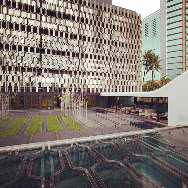 New makai courtyard at Ward Village. #WardVillage #IBMBuilding #GreenSpace #Honolulu #Hawaii