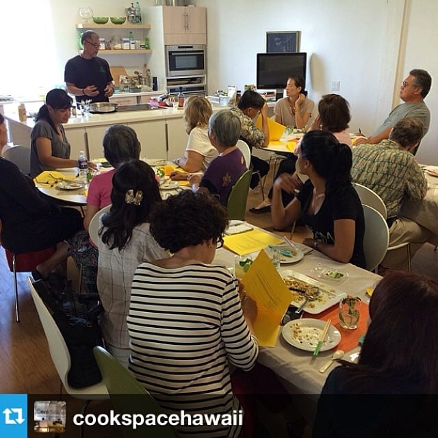 Tucked away on the second floor of Ward Warehouse in Ward Village, @CookSpaceHawaii is a cooking studio that offers culinary experiences, including workshops, tastings and private classes! This month, get your green on with vegan cooking classes. #NeighborhoodNews #Foodies #Chefs #Vegan #WardWarehouse #WardVillage #CookSpaceHI #repost