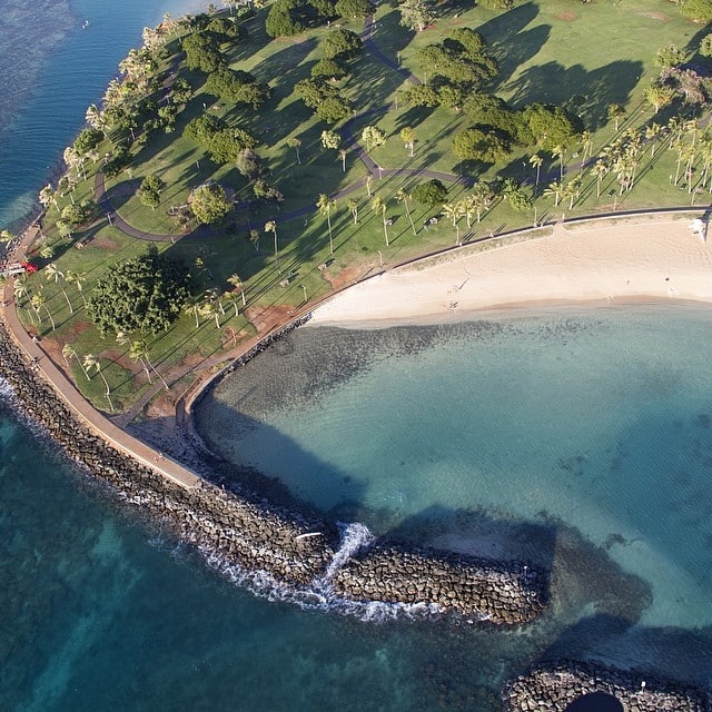 Whether you’re training for the #Hapalua half-marathon , #Honolulu5K or just looking to stay active, Ala Moana Beach Park is the perfect place to run a mile or two!