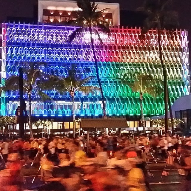 Repost from @frogkiller08 of this year’s @honolulumarathon runners speeding by!