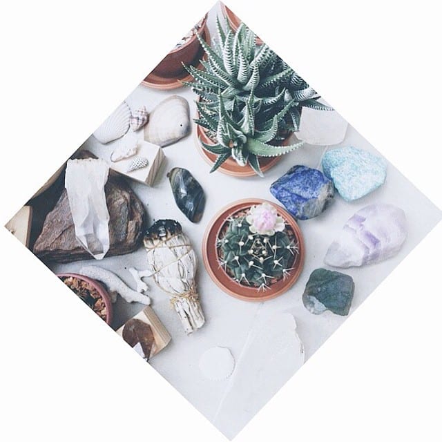 Healthy New Year Checklist: – Yoga with #CPYWard ️ – Pilates at #HeavenOnEarth ️ – Kale Smoothie from @jambahawaii ️ – Spiritial awakening with succulents stones and crystals w/ @lunaamante at @mori_hawaii …. TODAY!!!! #WeAreWard