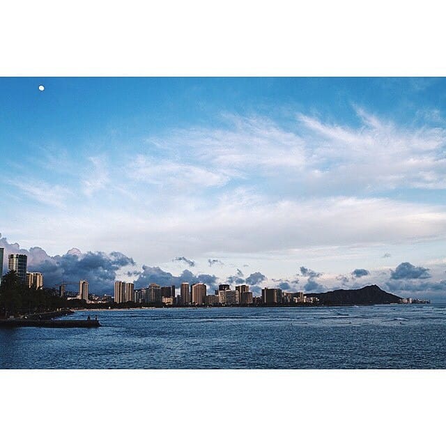 Have you checked out the @kewaloharborhi instagram yet? Here is one of their great photos looking east from Point Panic towards Diamond Head. #weareward