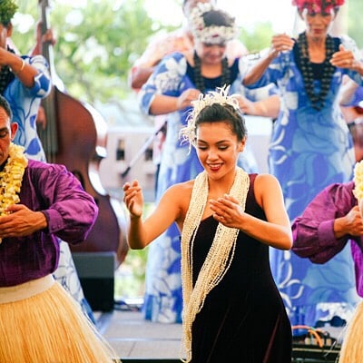 Rise & shine Ward Villagers! We’re gearing up for Kona Nui Nights (TONIGHT at 6) featuring @seannaauao, Natalie Ai Kamauu & Halau Ke Kai o Kahiki. PS: We’re broadcasting live on #periscope! Tickets are still available and can be reserved through the link in our bio! #WeAreWard #WardVillage #hawaiianmusic #hula