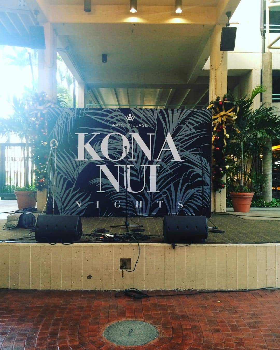 We’re prepping for Kona Nui Nights at the Wardwarehouse Amphitheater Stage with @markyamanaka @kupaoa & Halau ʻOlapakuikalaʻi o Hokulani! Plus a giveaway for a @hawaiianhostinc goody basket! #WeAreWard #WardVillage