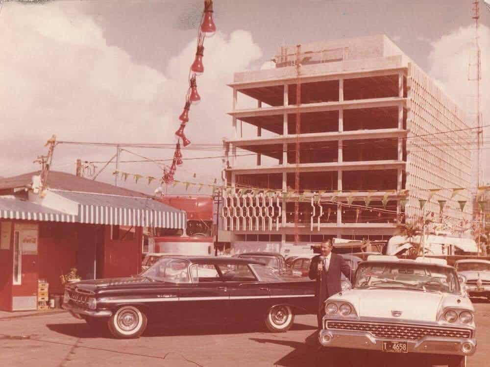 How’s this for a #tbt? This photo of the iconic IBM Building being built was found on JN Automotive’s website by our development analyst, Reece! #WeAreWard #WardVillage #vladimirossipof #architecture #honolulu