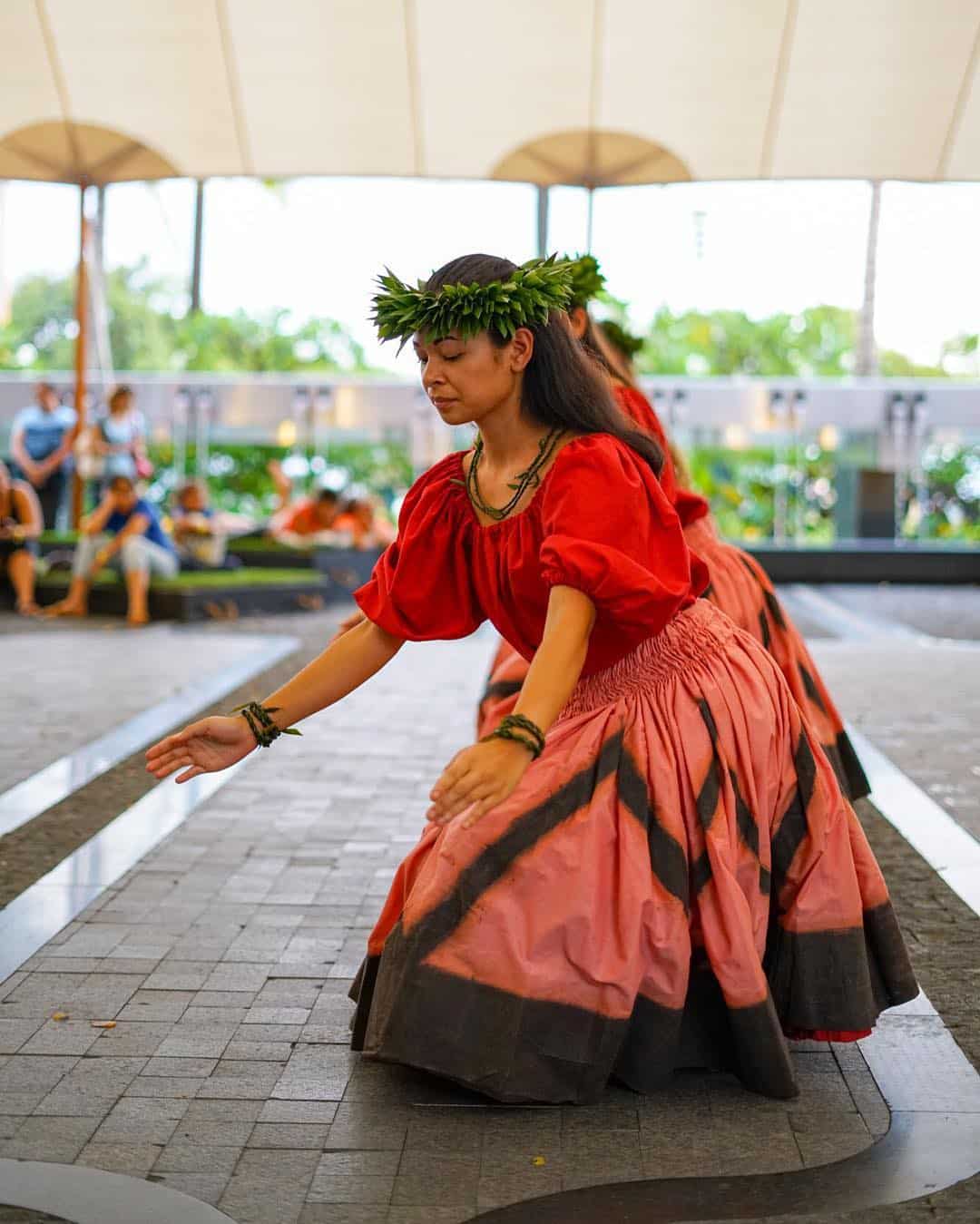 Kona Nui Nights is happening now! Natalie Ai Kamauu & Halau Hula Ka Noʻeau are performing free in the courtyard. There’s still time to make it down! #weareward #wardvillage #kakaako #honolulu #hawaii #hula