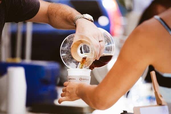 Celebrate Hawaiʻi’s coffee crops at the 3rd Annual Hawaiʻi Coffee Festival this Saturday, 10/15, from 8a – 12p at the Kakaʻako Farmers Market. Admission is free. @alohafarmlovers #weareward #wardvillage #kakaako #honolulu #hawaii #coffee #hawaiicoffee #farmersmarket