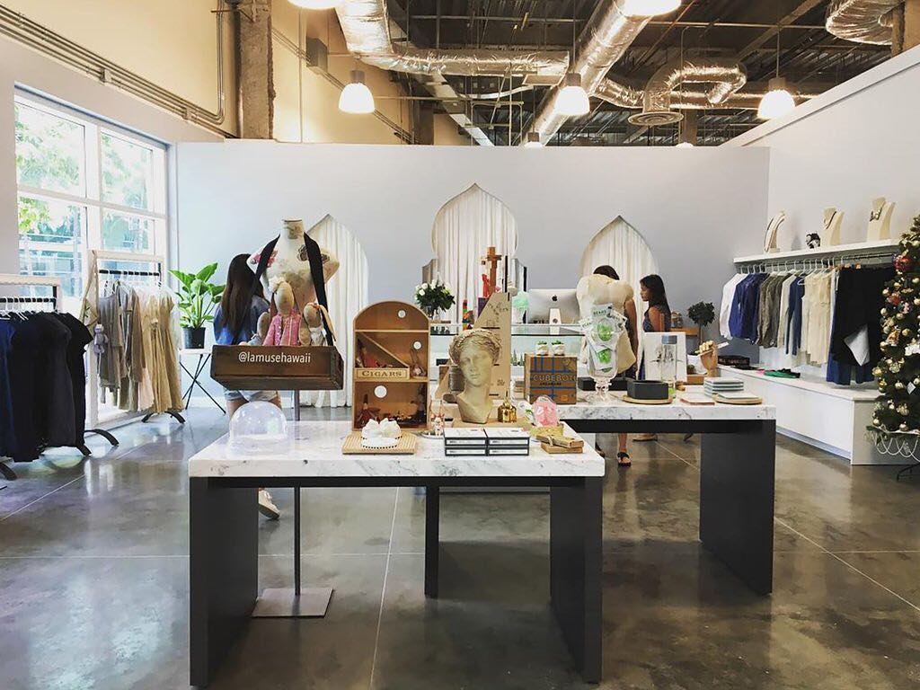 “La Muse has enabled me to meet so many amazing people and share my passion for fashion… I’m really living my dream.” – @lamusehawaii Owner, Julia Chu. Learn more about the woman behind this South Shore Market boutique on the blog, link in bio! #WeAreWard