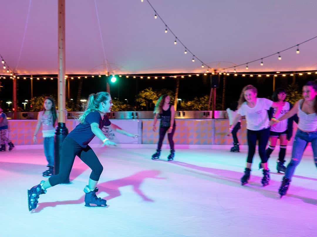 Tonight at the Ice Rink dress up as your favorite #HarryPotter character for a chance to 1 of 3 $50 GC packages for Harry Potter trivia night! Gift Cards courtesy of: @dnbhonolulu @poshdhi @noveltworld @paulbrownsalons & @kakaakokitchenhi #WeAreWard