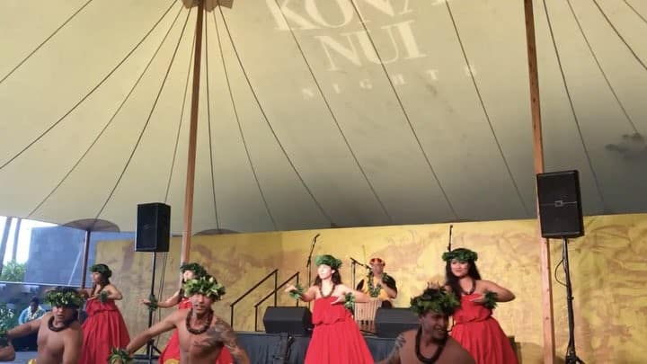 We’re at Kona Nui Nights! Up next, Grammy winner @kalanipeamusic! #WeAreWard