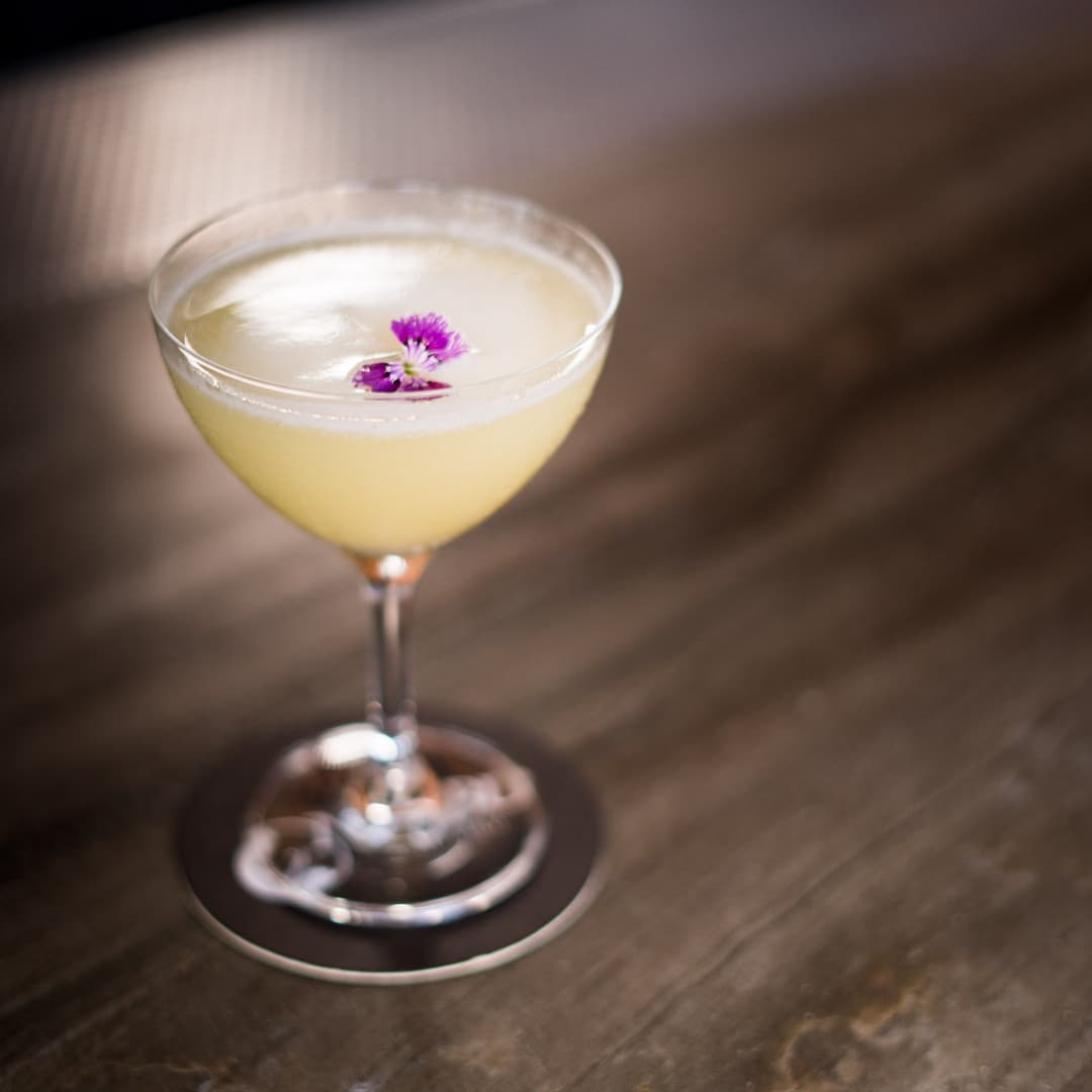 Happy Aloha Friday! Kick off the weekend with a refreshing cocktail. Our friends at @nobuhonolulu, @realgastropub, and @ryansgrill share the secrets to their favorite summer spirits on our blog. Link in bio. #weareward #wardvillage
