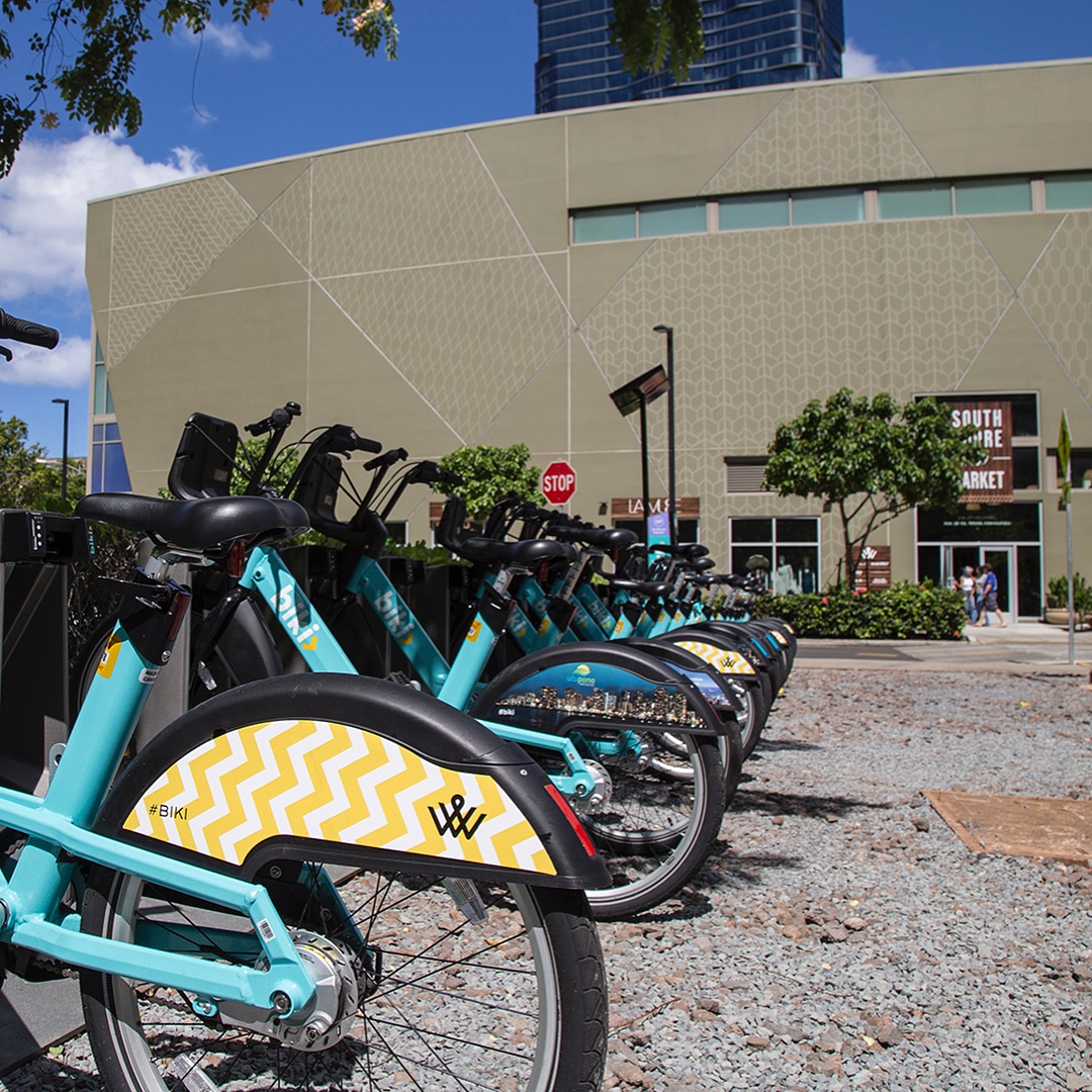 @gobikihi now has stations at Ward Village! Leave the car at home and cruise on down to our stations in front of @realgastropub and Ross, plus Kolowalu Park near South Shore Market. #bikeablecity #oceanbreezeinyourhair #weareward