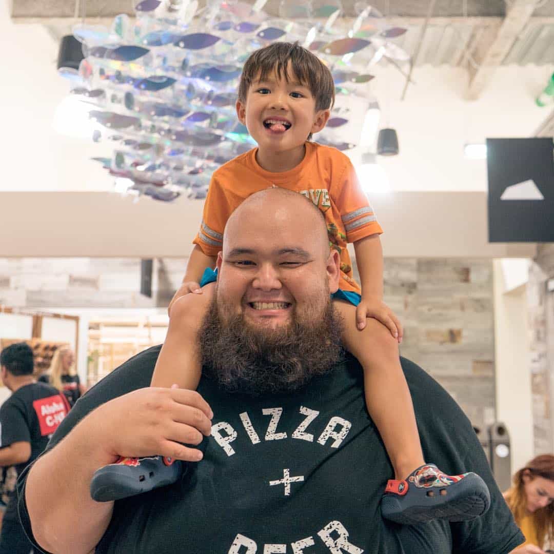 Music + Shopping + Food + Keiki = #NewWaveFriday. Bring the family and join in the fun. 5-9pm at South Shore Market. Link in bio for all of tonight’s events!