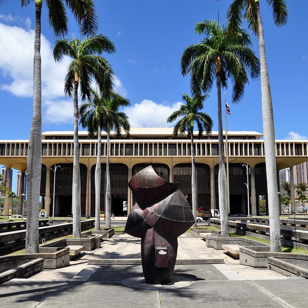 Calling all midcentury design fans! From the IBM building to the State Capitol to the Liljestrand house, we’re take a look at Honolulu’s iconic architecture on our blog. Link in bio.