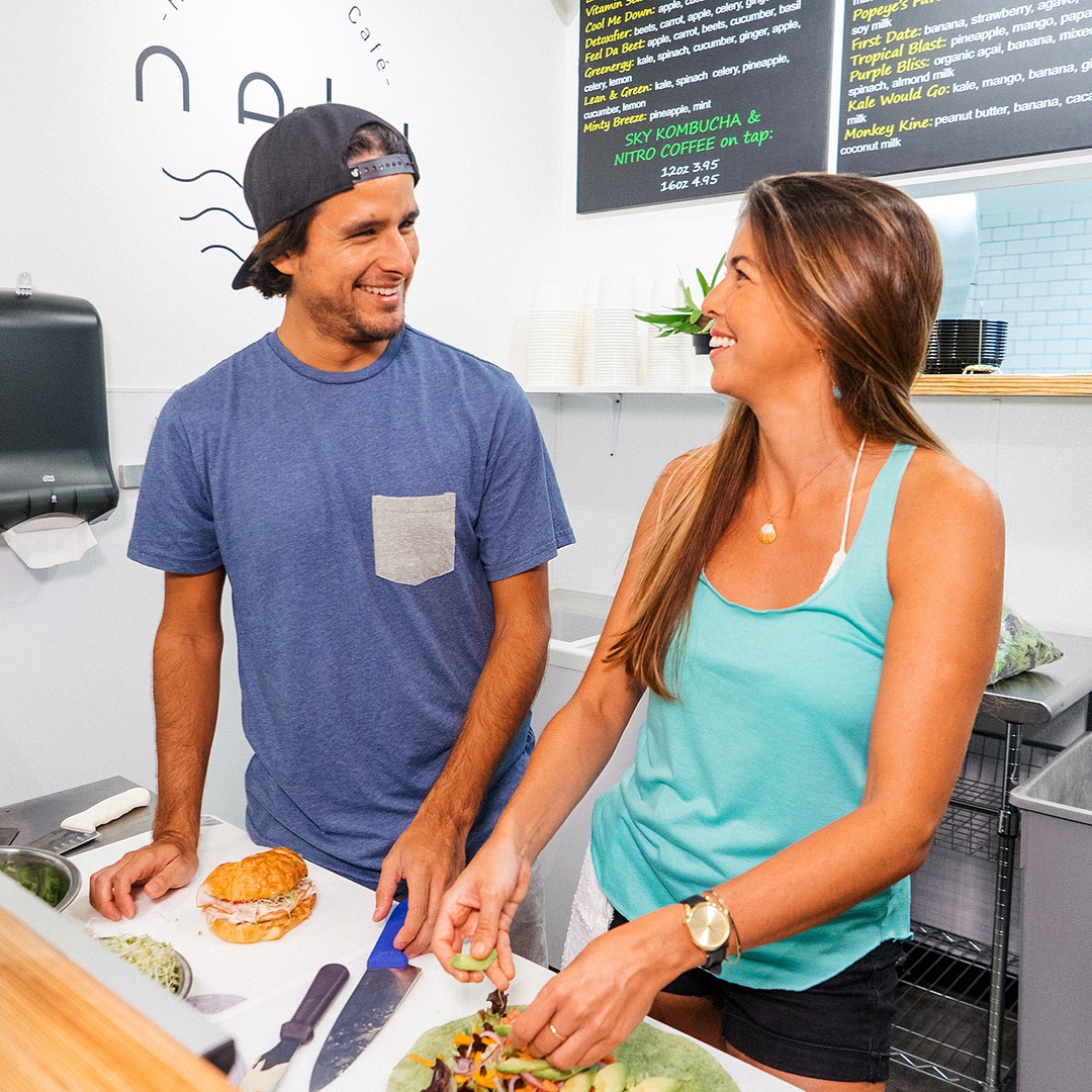@naluhealthbar is now open at South Shore Market! Stop by for delicious smoothies, healthy wraps, and their famous acai bowls! Check out our profile of Nalu on the blog. #weareward #southshoremarket