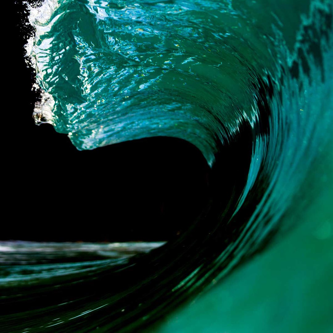 Welcome to “Water and Light”, a free pop-up surf photography exhibit at Ward Centre featuring inspiring images from the multi-talented artists @zaknoyle & @dannyfuller. Celebrate the opening with us at Ward Centre on July 27 and check out our blog for all the info; link in profile. #wardsummer