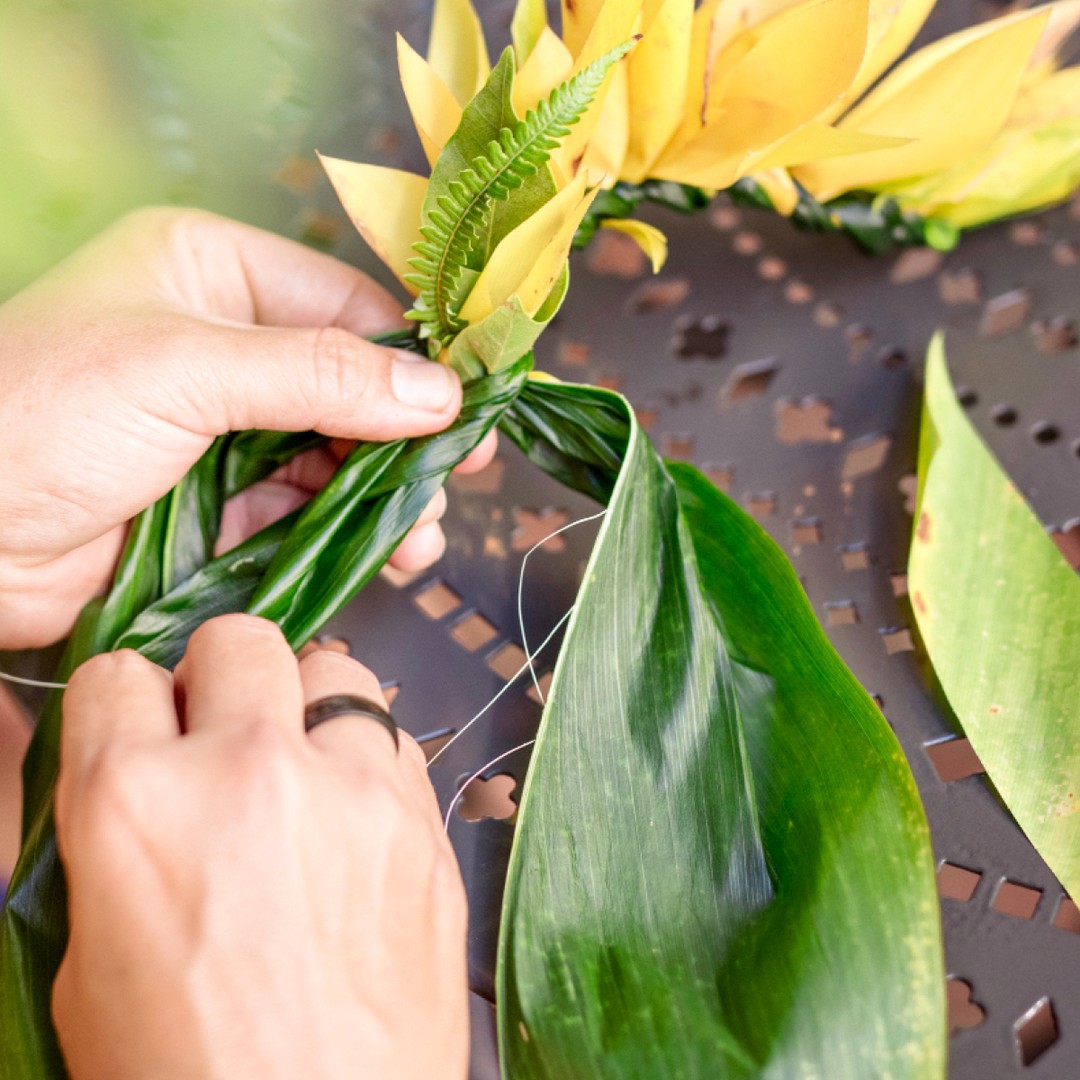 Create your very own haku lei at this week's Ward Workshop!  Learn all about this traditional accessory and even make one yourself today (9/21) between 11am to 2pm at a class presented by Kipuka @na_mea_hawaii.