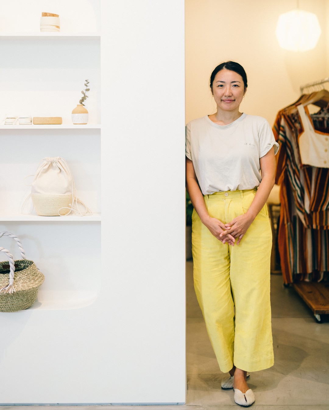 @atdawn_oahu is the result of Erikó Suzuki’s many years as a fashion industry vet. Suzuki’s story starts in Japan, where she honed her craft in fashion school and at various retailers before moving to Hawaii. Her past experiences, specifically with concepting and opening an original storefront, finally gave her the confidence to launch her own boutique. When you enter at Dawn, you’ll get a definite feel for Suzuki’s distinct style—think barefoot walks on the beach and the comfort of tropical simplicity This year’s new holiday collection is worth the visit alone. Pop in and say hi next time you’re at Ward Village. #WeAreWard #ShopSmallWard #WVHoliday