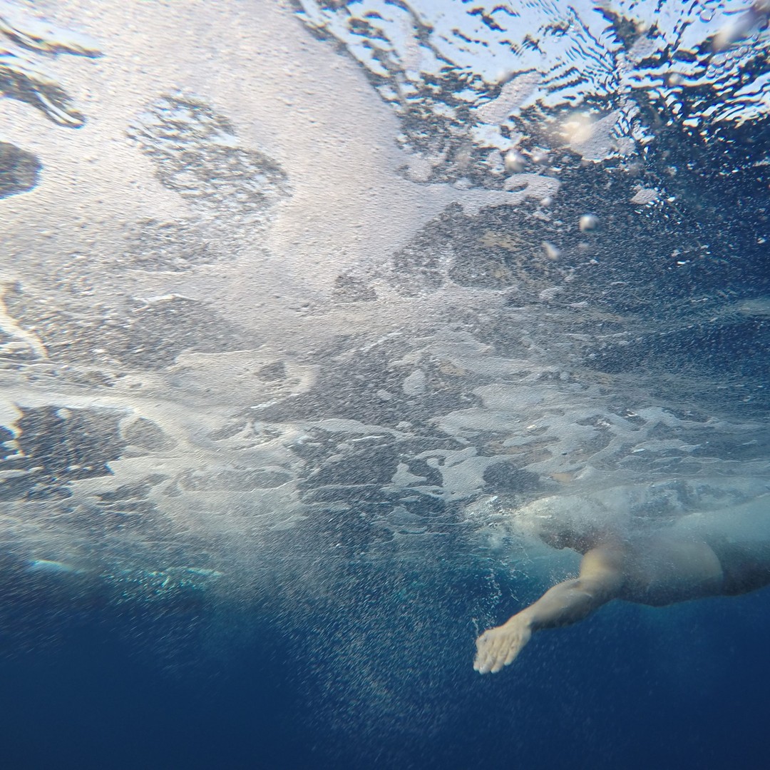 What’s the most effective workout you can do without breaking a sweat? Swimming! 🏼‍♂️ Whether you’re a casual swimmer or perfecting your backstroke, the Ala Moana Channel is the perfect place to work out in the water. To learn more see the link in bio. #WeAreWard