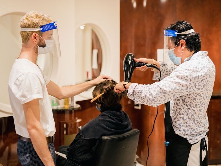 Start the new year off with a new look from one of our talented salons: @salonbng, @paulbrownsalons, @j_salon, and @philsbarber. To learn more about our spirited services, visit our link in bio.