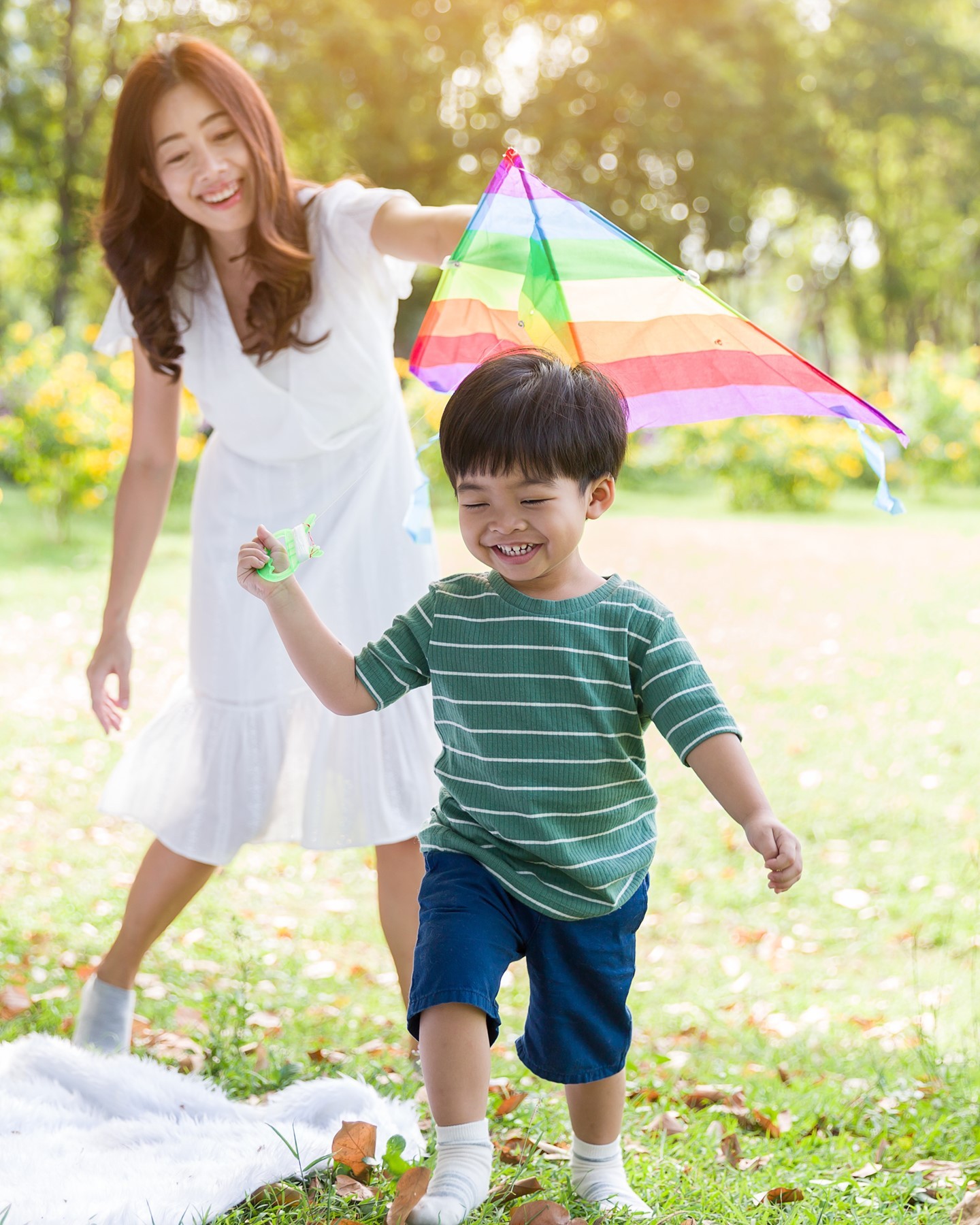 Join us March 6 &amp; 7 from 1-5pm at Victoria Ward Park to fly kites with Kite Master Robert Loera. We’ll be providing 50 kites for keiki to enjoy at the park alongside Robert, who will be demonstrating stunt kite flying. Guests can talk story, enjoy flying displays and celebrate the wonderful world of kites at the park. BYOK (bring your own kite) if you’d like!