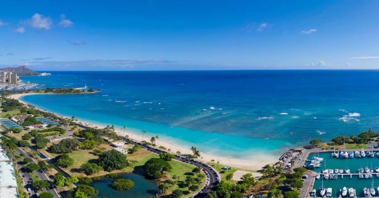 Aerial photo of a Honolulu harbor and ocean