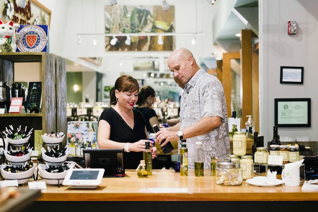 You’ve likely heard of wine sommeliers, but what about olive oil sommeliers? Owners Brian and Angel Foster of @islandoliveoil are the only olive oil sommeliers in Hawai‘i. Check out ‘Olive Oil: Explained’ by Hashi at the link in our bio to learn which types of olive oil pair well with which foods. Or stop by Island Olive Oil for a unique culinary experience! https://hashilife.com/olive-oil-explained/