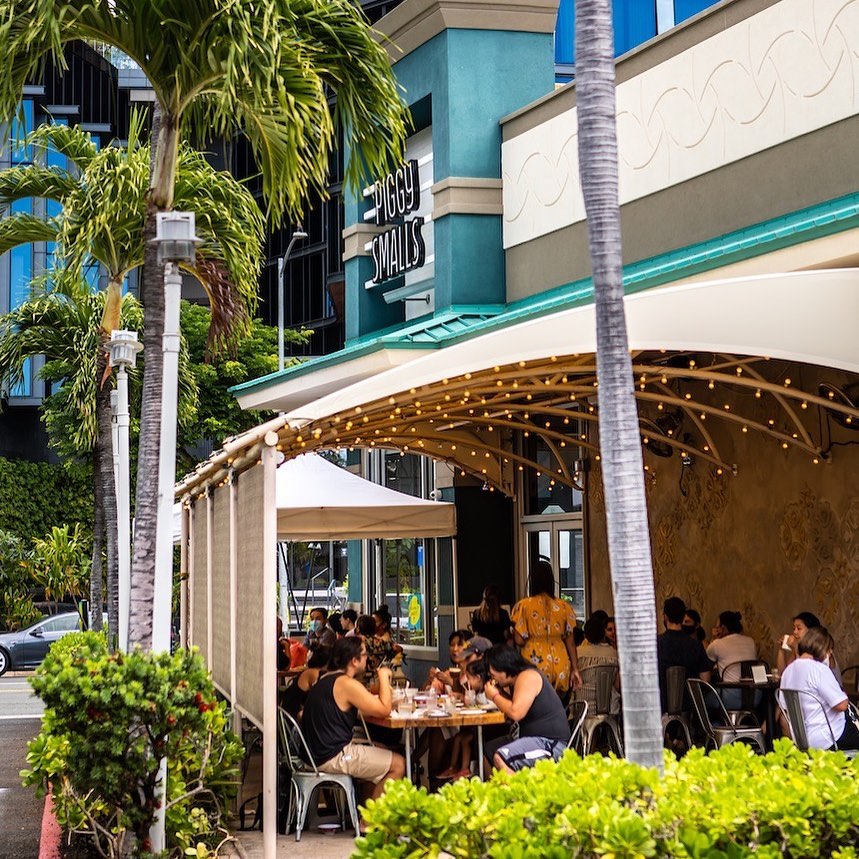 Discover outdoor dining destinations at Ward Village! Piggy Smalls is the brainchild of award-winning chef, Andrew Le and the team at The Pig &amp; The Lady. Their Vietnamese fusion dishes take you to the streets of Vietnam without ever leaving urban Honolulu.