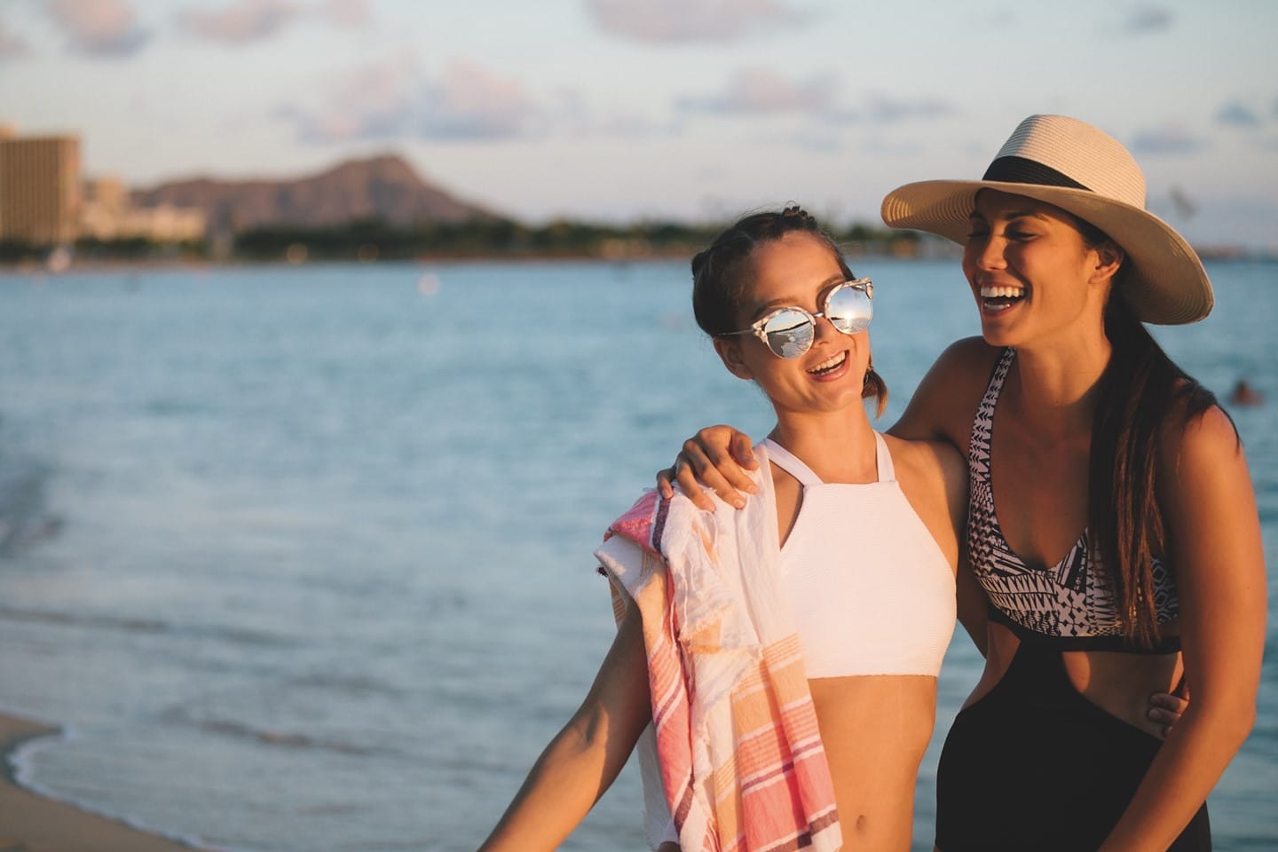 Happy Aloha Friday! What do you have planned for the weekend? Join us for a swim at Ala Moana Beach Park, a stroll through Ward Village for unique shopping and dining experiences or lounging with a picnic under the palms at Victoria Ward Park.