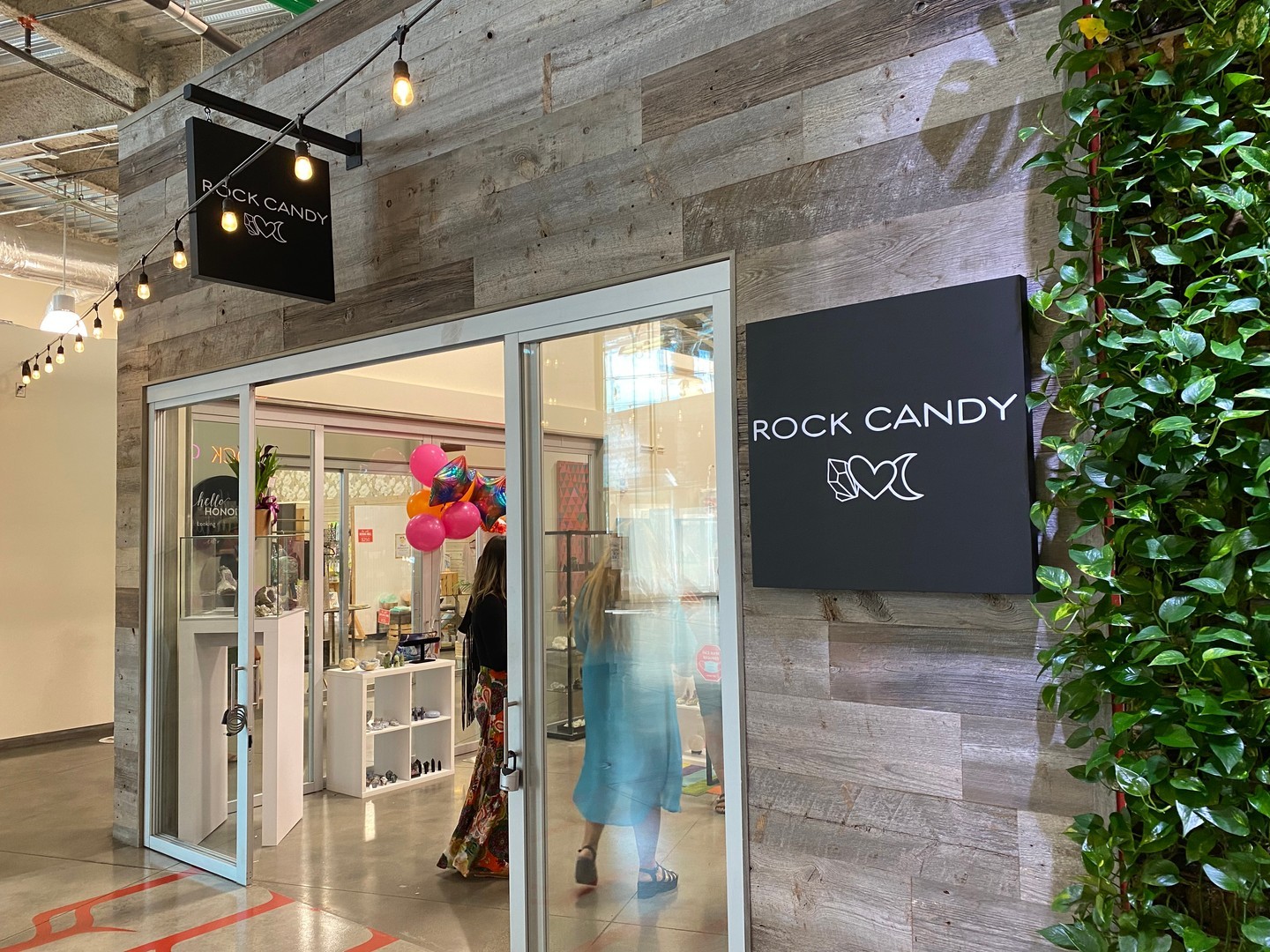 Join us in welcoming Rock Candy Hawaii to South Shore Market! Visit this one-of-a-kind boutique to find a curated selection of self-care essentials for your mind, body and space.