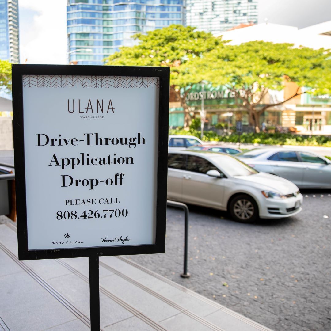 It’s the last week to turn in your Ulana Ward Village applications! Submit your completed hard copy application in person at the Sales Gallery at 1240 Ala Moana Blvd or stay in your car for our drive-through packet review, available daily from 10am – 6pm. Applications will be accepted until 11:59pm HST on February 13th at the Ulana Sales Gallery.