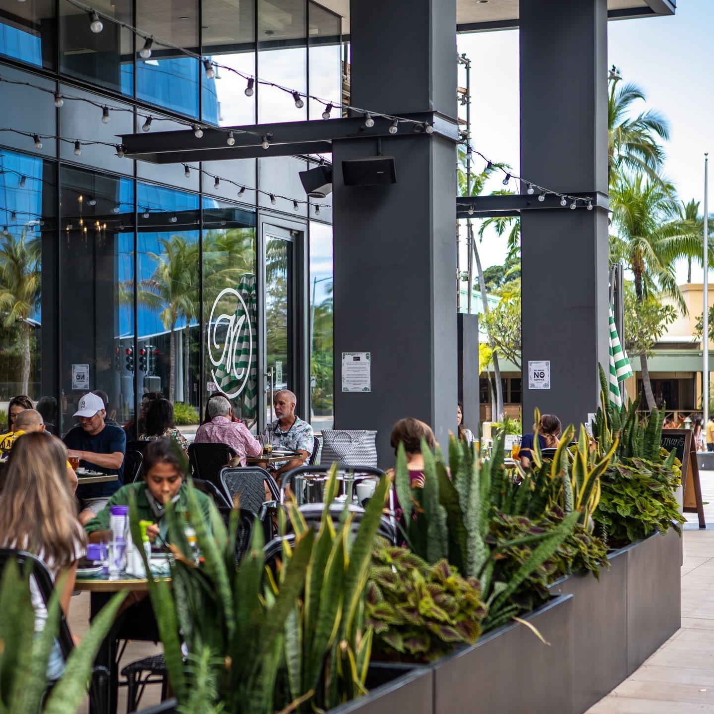 We’re excited to see what’s new at @merrimanshonolulu with recently appointed Restaurant Chef Lance Kosaka. A longtime Executive Chef on O'ahu, Kosaka will be leading the Merriman’s kitchen team and bringing new recipes to the neighborhood.