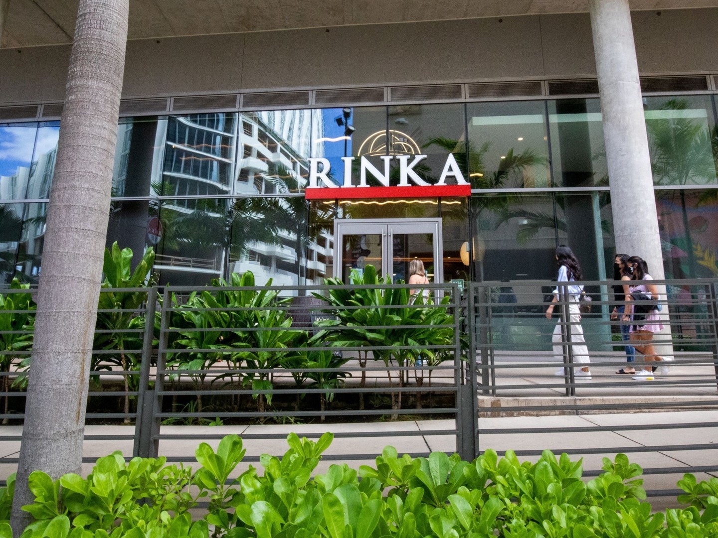 Lunch at @rinka_restaurant is an opportunity to experience authentic Japanese cuisine in a sleek, modern setting. With indoor and outdoor seating, the set menu is perfect for a break from your workday or to celebrate a special occasion. Located in the Ae‘o Shops, lunch is served daily from 11am-3pm.