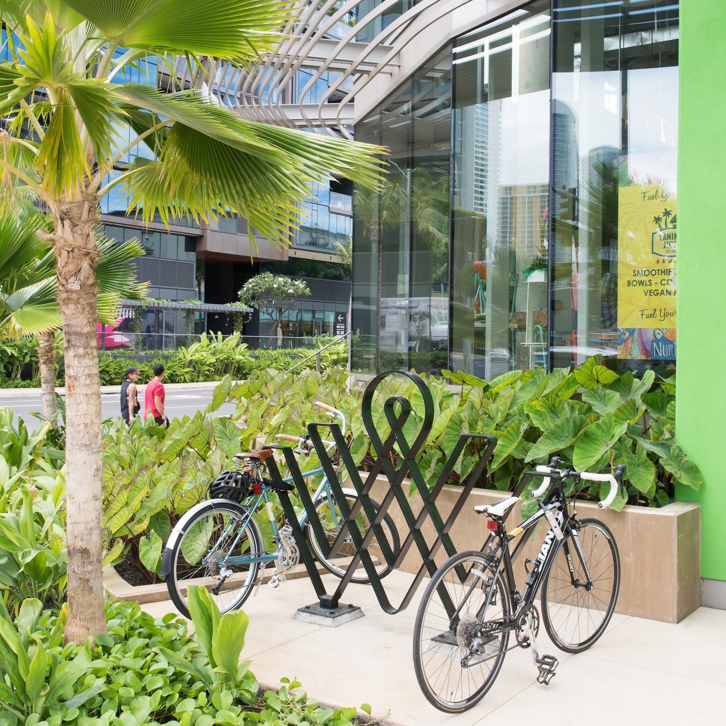 May is National Bike Month! Find dedicated bike racks throughout Ward Village to help you shop, dine, explore and cruise the neighborhood with ease.