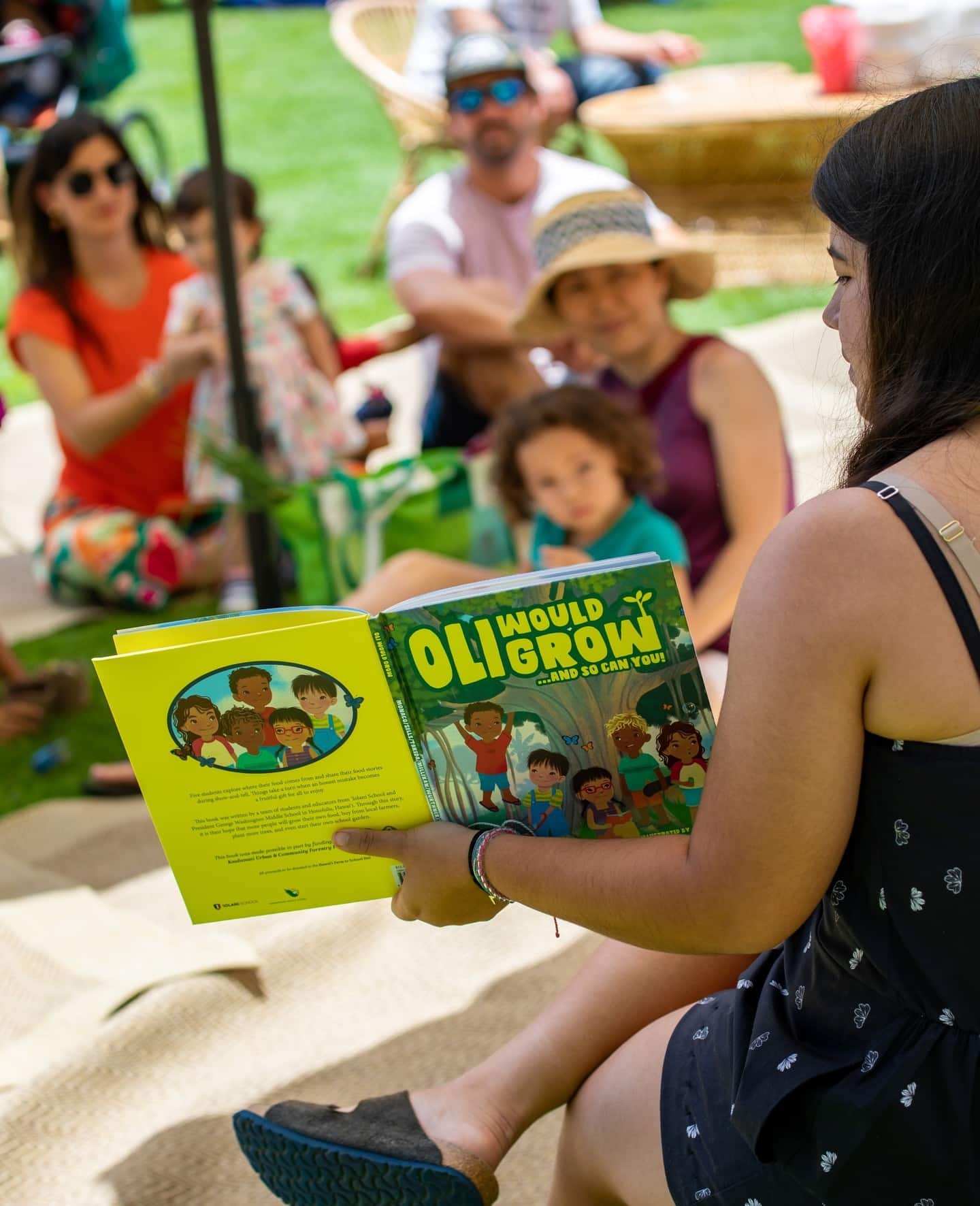 Join us for two days of live book readings at the Ward Centre Courtyard on August 13 and 14. Throughout the weekend, little ones can listen in as local children’s authors and librarians read aloud from 10am to 12pm, followed by readings from @logosbookshawaii and @na_mea_hawaii. Snap a photo in front of the photo wall, purchase a book from one of our participating partners and enjoy light snacks and beverages from one of our neighborhood eateries!