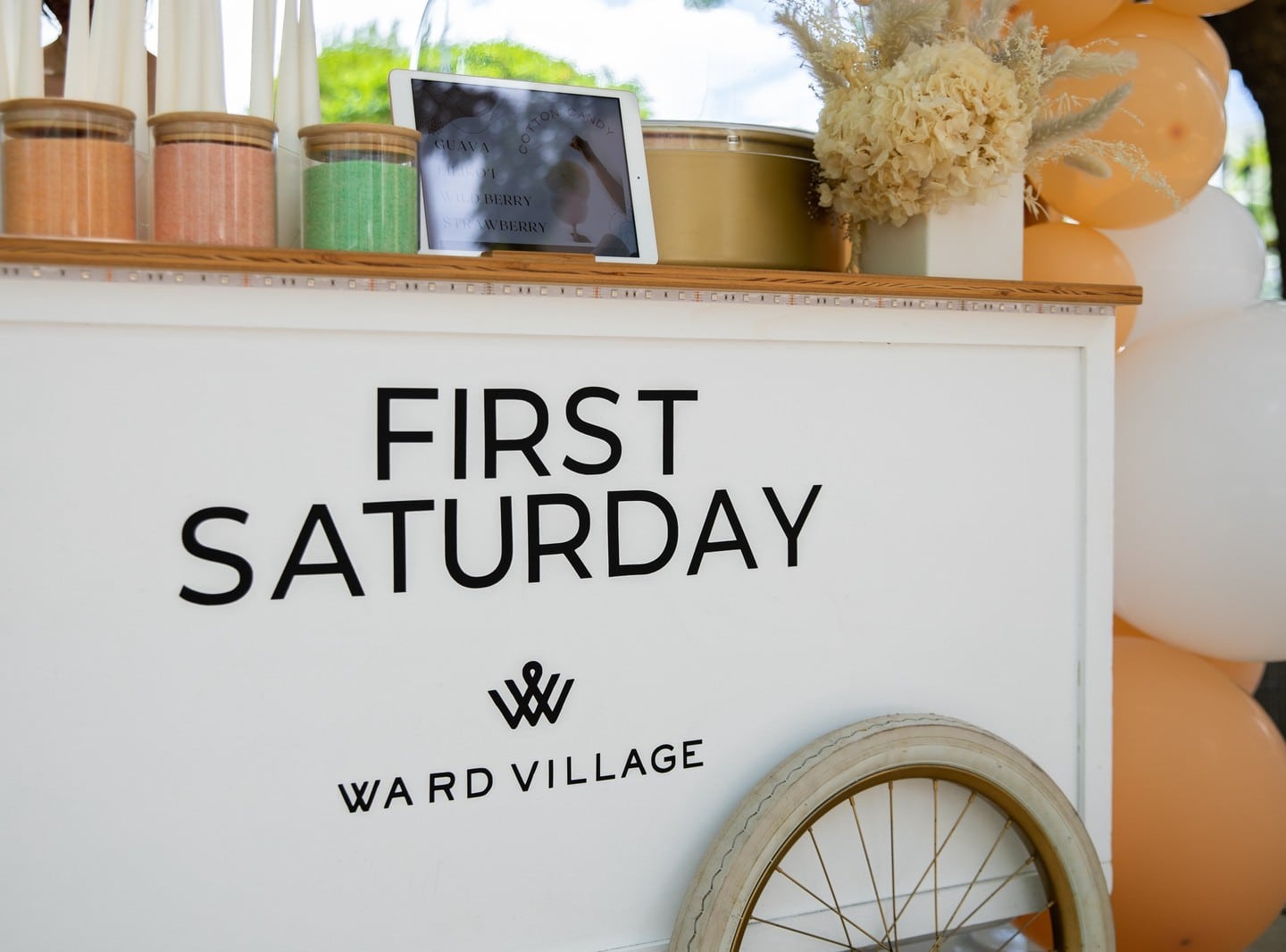 Celebrate First Saturday at Ward Village on September 3 from 1pm – 4pm and enjoy complimentary gourmet pretzels by @kaleleeats. Find them at Ward Centre, while supplies last!