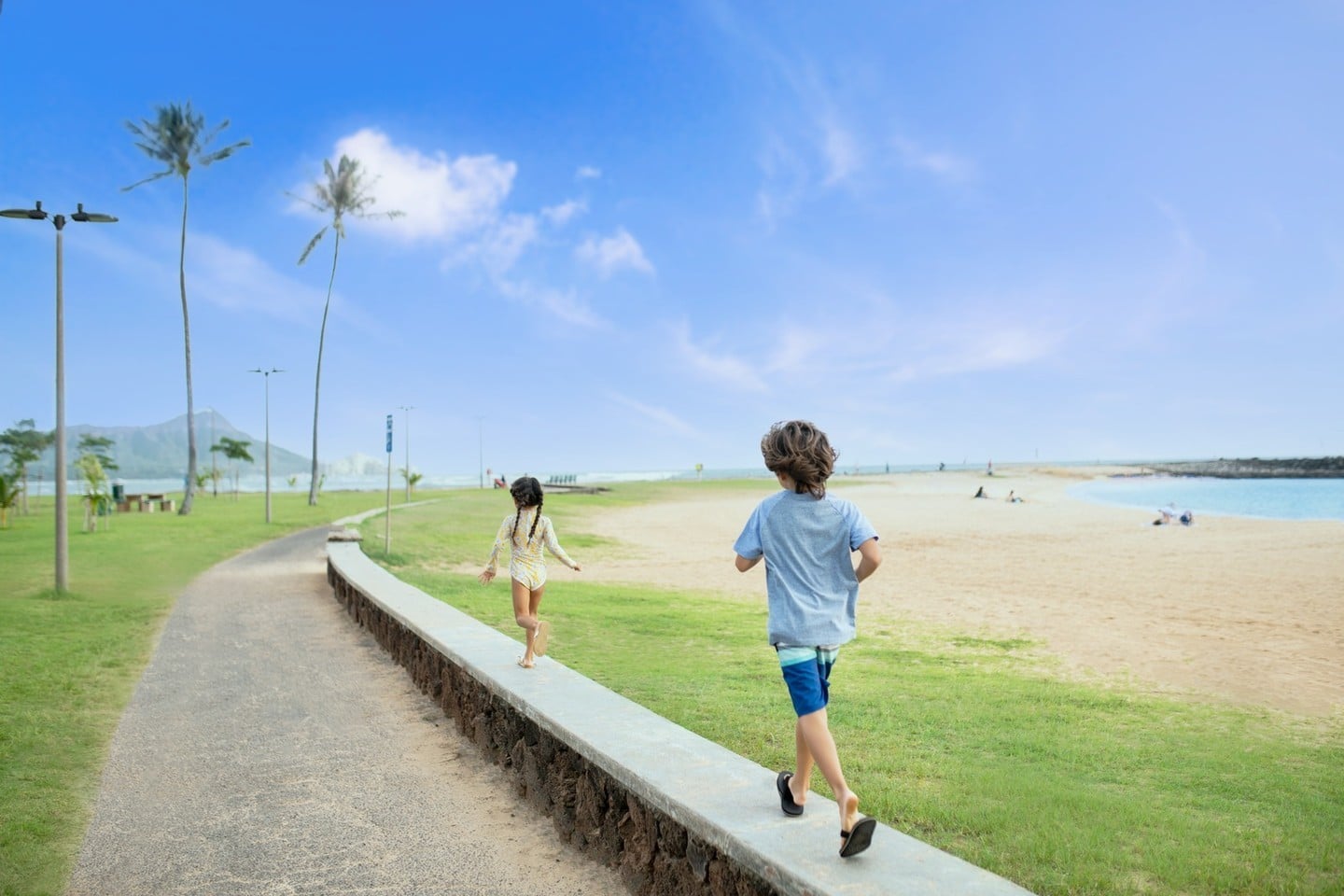 Enjoy the last days of summer outdoors! The parks and green spaces throughout the neighborhood are perfect for leisure and lounging, picnics and play time, fitness and more. #wardvillage #hawaii #luckytolivehawaii