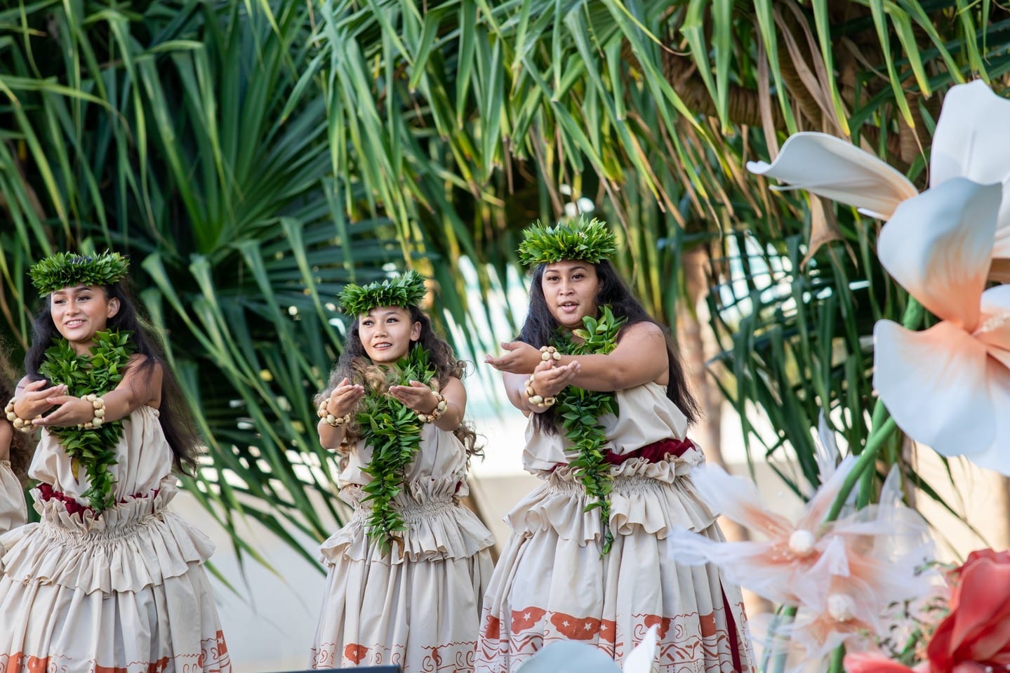 Save the date for our next Kona Nui Nights on October 5 from 6pm-8pm at Victoria Ward Park! Enjoy live music by @the_makaha_sons and a celebration of hula and storytelling by Halau Kawaiʻulaokalā led by Kumu Hula Keliʻihoʻomalu Puchalski. Click the link in our bio to learn more. #hawaii #hula #wardvillage