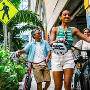 Cruise the neighborhood on two wheels! At Ward Village, you’ll find dedicated bike racks and @gobiki stops within each district, so you can shop, dine and explore with ease.