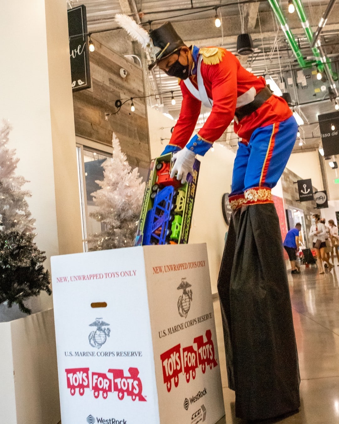 Spread aloha and good cheer this season by dropping off an unopened toy in the designated Toys for Tots bins located at South Shore Market and Ward Centre, now through December 11. All donations will be distributed to local keiki.