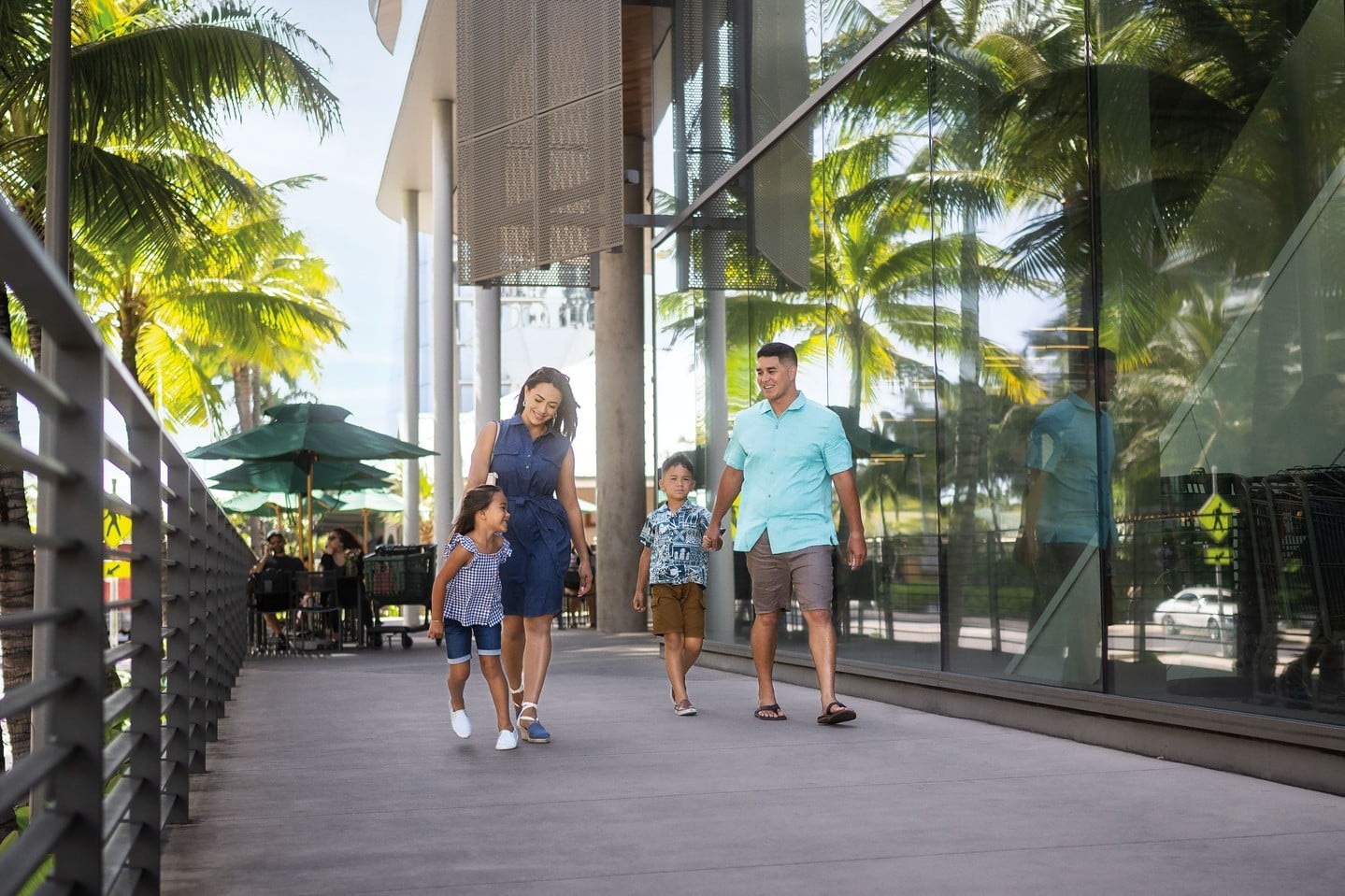 Happy Aloha Friday! Stroll the tree-lined sidewalks, uncover a new boutique and delight in a variety of dining options. At Ward Village you can spend more time doing the things you love.