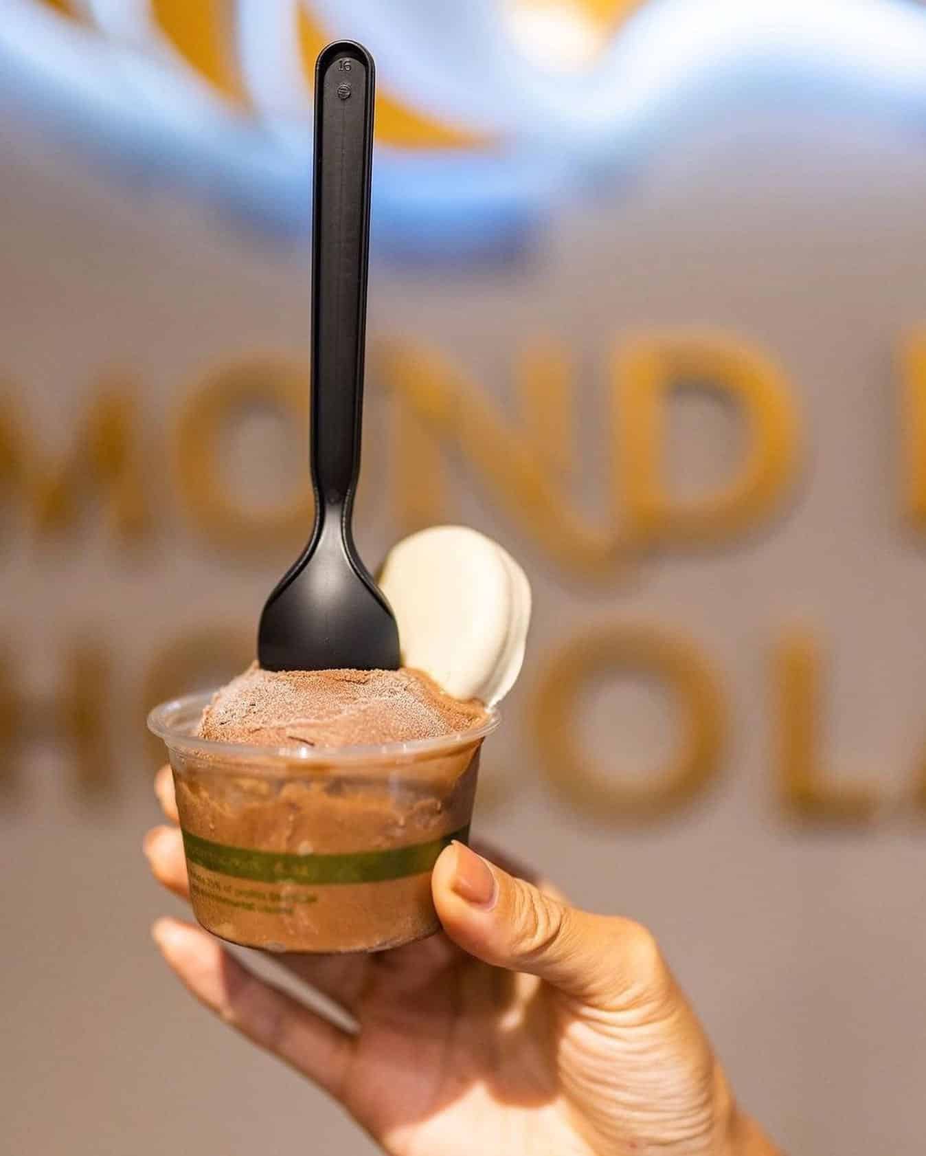 Celebrate First Saturday with us! On March 4, enjoy a complimentary gelato in four delicious flavor choices from @diamondheadchocolate at the Ward Centre Courtyard starting at 1pm, while supplies last. #wardvillage #honolulu