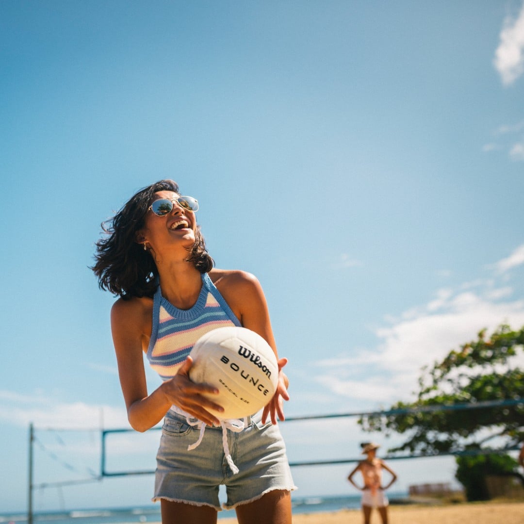 From beach volleyball and tennis courts to bike paths and surf breaks, there is an activity for everyone in the spacious parks and shorelines surrounding our neighborhood. #hawaii #wardvillage