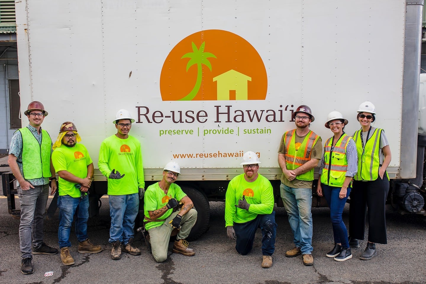 We are proud to partner with our Kakaʻako neighbor, @reusehawaii! By salvaging and recovering construction materials and furniture for resale and reuse, the non-profit is helping our community become more resilient and sustainable. #reusehawaii #wardvillage