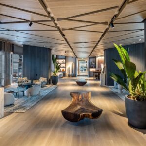 Kōʻula’s Grand Lānai creates a relaxed, calming atmosphere for entertaining and gathering with friends and neighbors. Learn more about these move-in ready residences at the link in our bio.