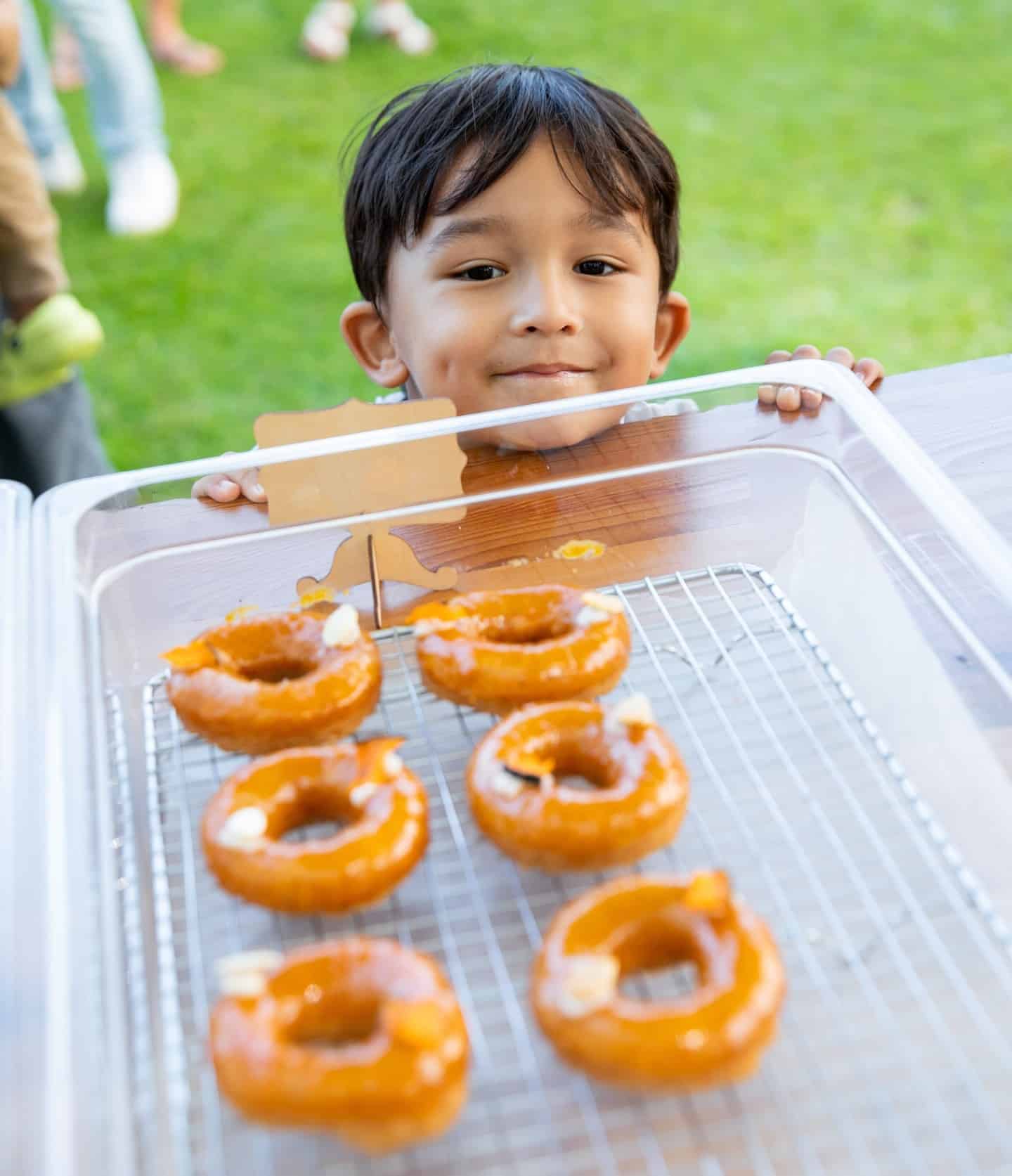 Treat yourself to a complimentary donut from @holeygraildonuts at our next First Saturday celebration. Stop by the Ward Centre Courtyard on May 6 starting at 1pm, while supplies last.