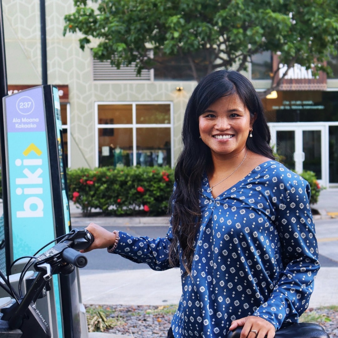 Celebrate Bike to Work Day with Ward Village's very own Angelene Siew! Angelene enjoys commuting on two wheels to get moving, decrease her carbon footprint, and reduce commuting costs. @gobikihi stations and designated bike racks are conveniently located throughout the neighborhood, allowing employees to cruise with ease.